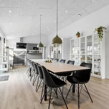 5 Bedroom Amazing In *