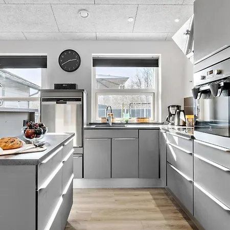 5 Bedroom Amazing In Ebeltoft