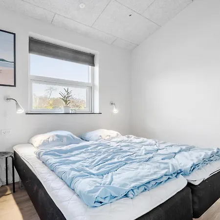 5 Bedroom Amazing In Holiday home