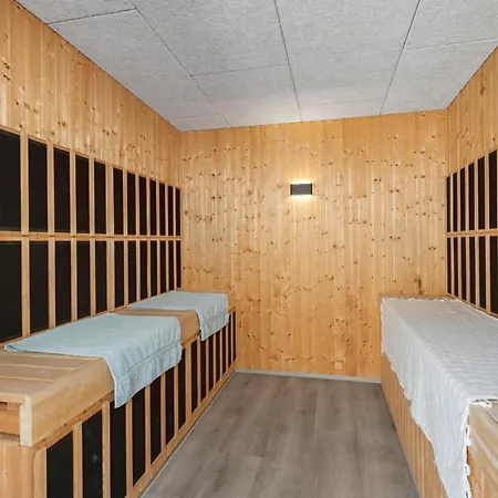 بيت للعطل 5 Bedroom Amazing In *